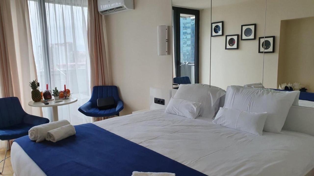 Orbi City Luxury Towers Aparthotel Batumi Exterior photo