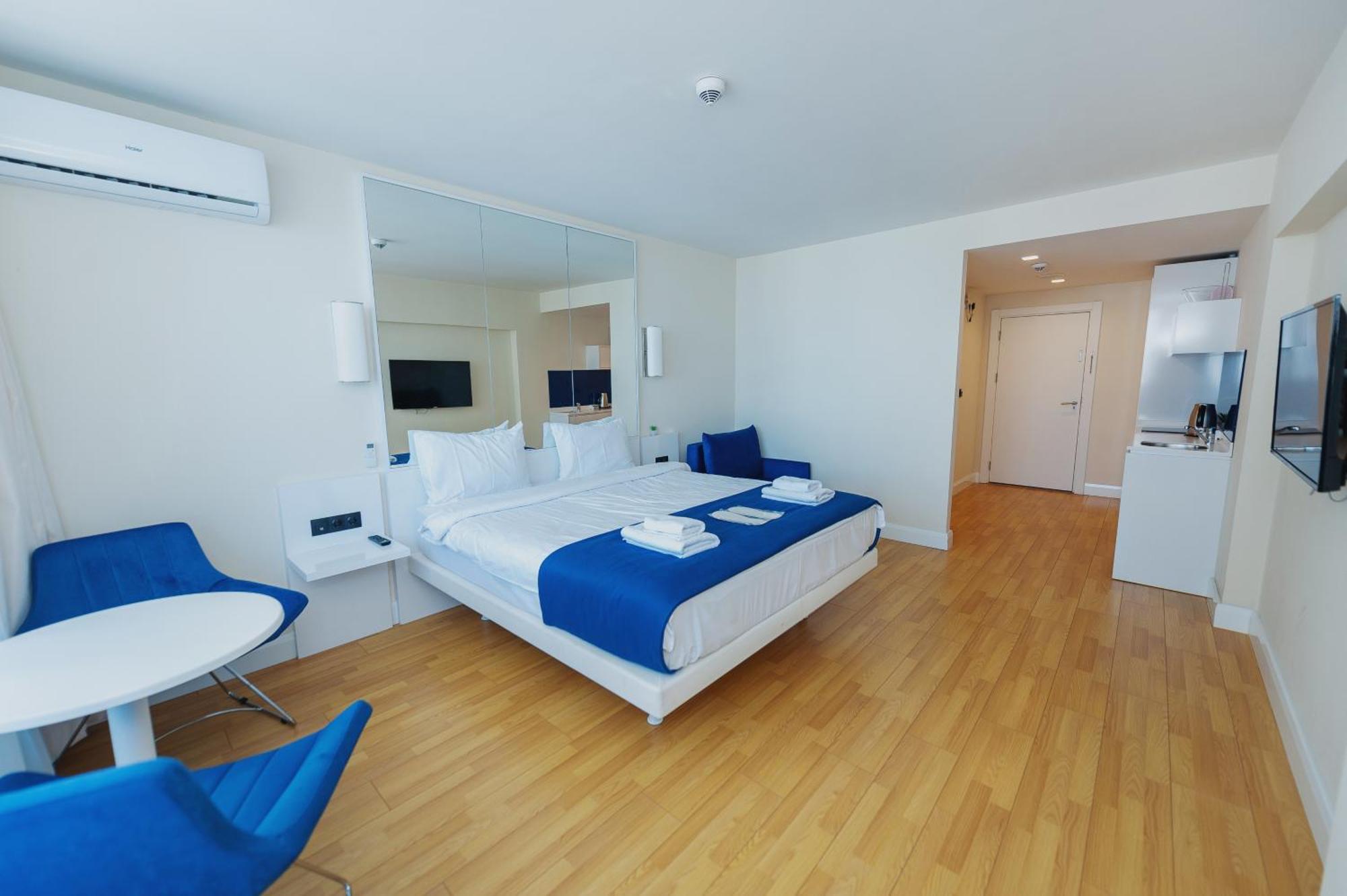 Orbi City Luxury Towers Aparthotel Batumi Exterior photo